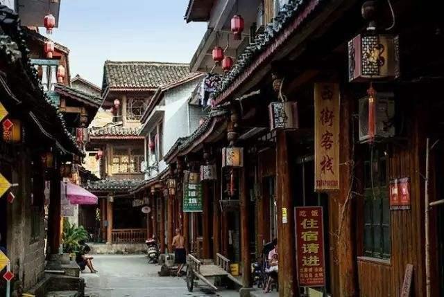 52家信托公司2023年业绩曝光!过半利润总额下滑,分化仍在加大
